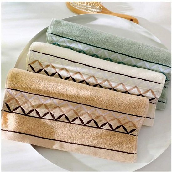 Pack of 4 Cotton Hand Towels, 100% Cotton Face Towels, Printed, Super Soft, Highly Absorbent (14 x 30 inches)